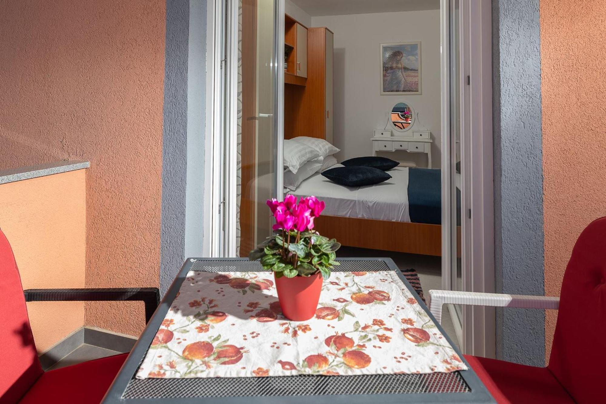 Apartments Mikanovic Crikvenica Dış mekan fotoğraf